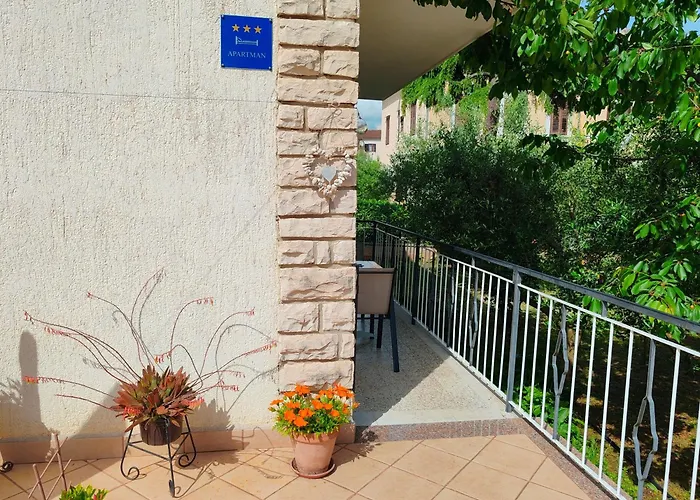 Apartment Nina