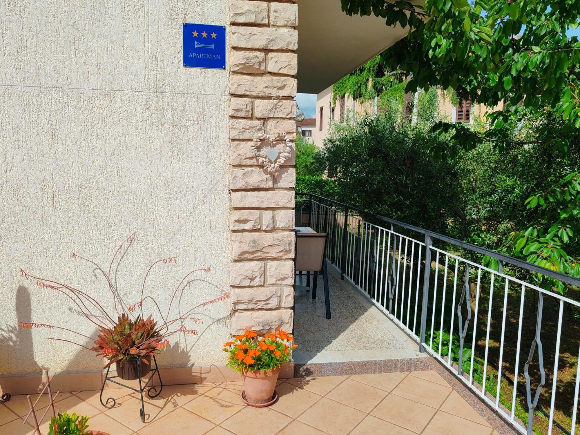 Apartment Nina *